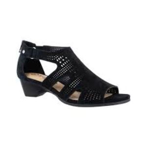 BELLA VITA Black Quinby Wedge Sandals